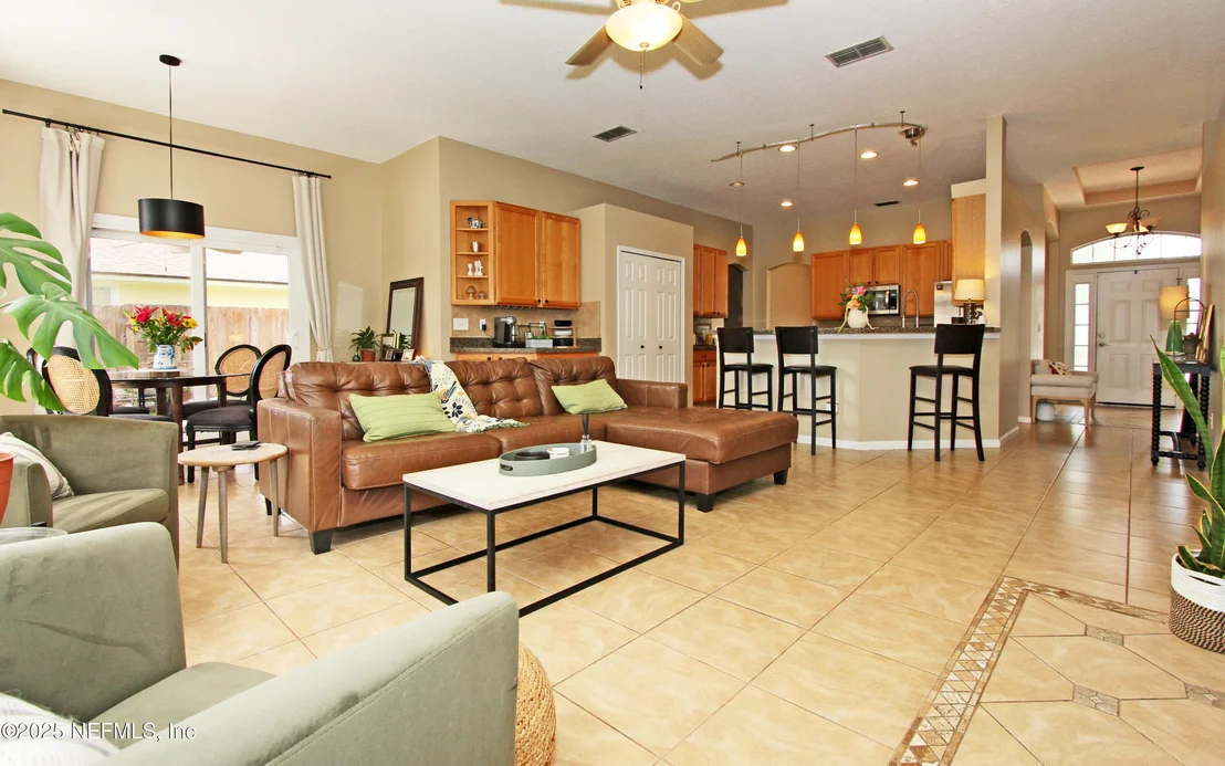 Photo of 1121 ANDREA Way