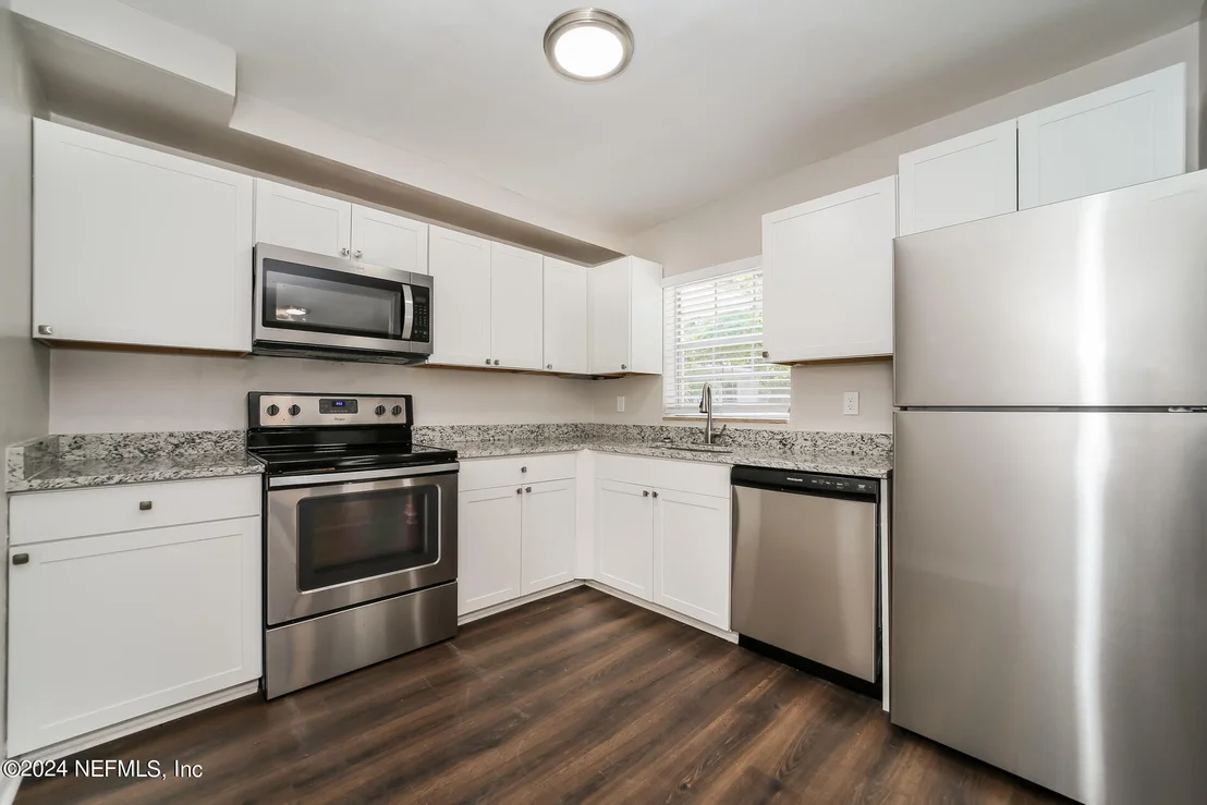 Photo of 5635 CRESTVIEW Road