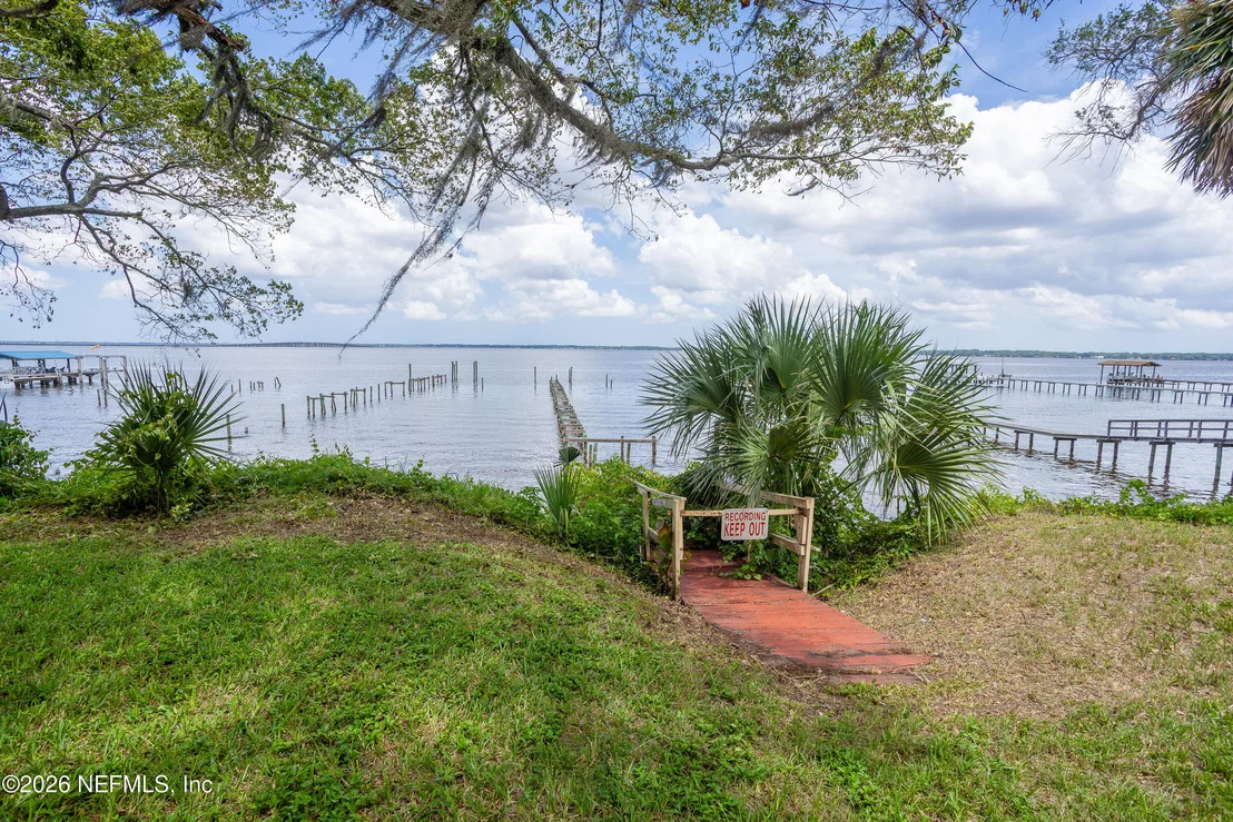 Photo of 1024 RIVER Road