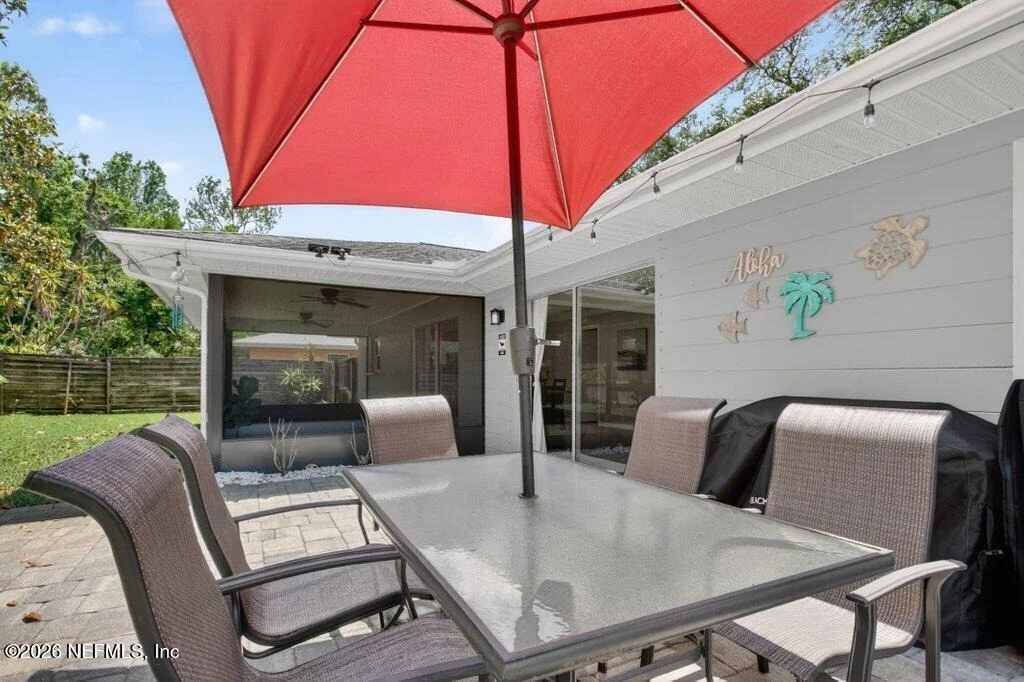 Photo of 956 ESPINADO Avenue
