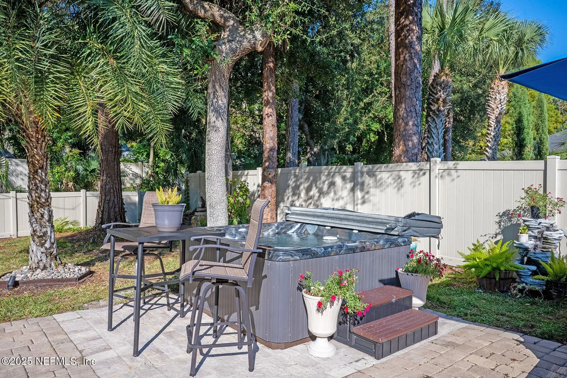 Photo of 112 PLAZA DEL RIO Drive