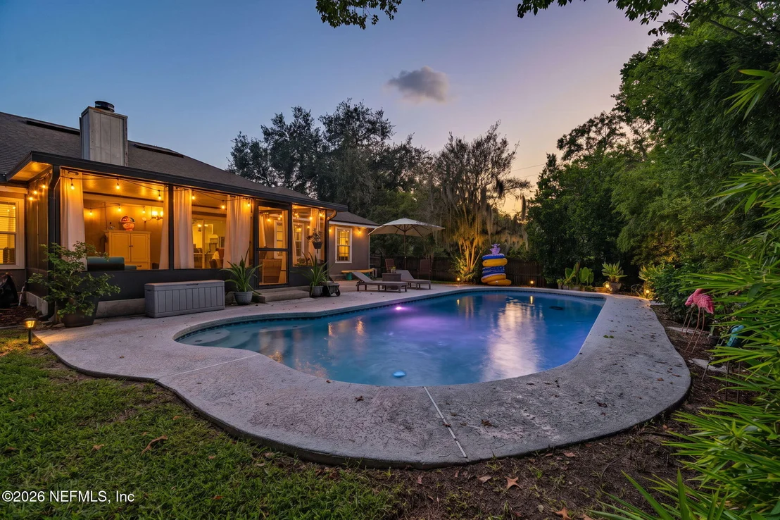 Photo of 8078 MACNAUGHTON Drive