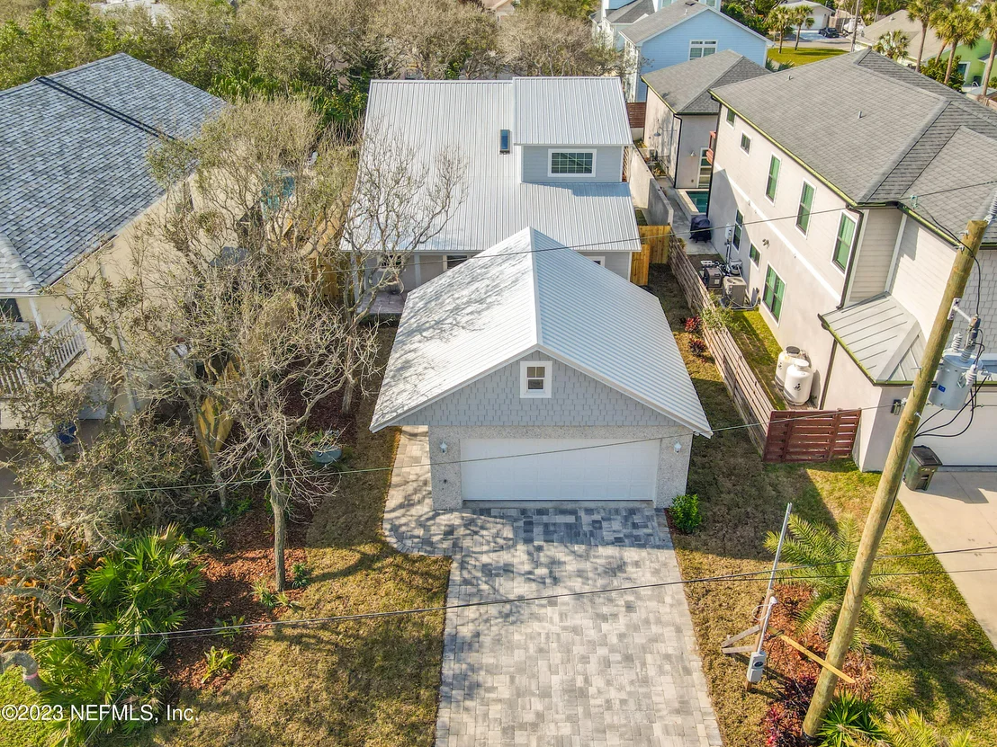 Photo of 6635 MADISON Street