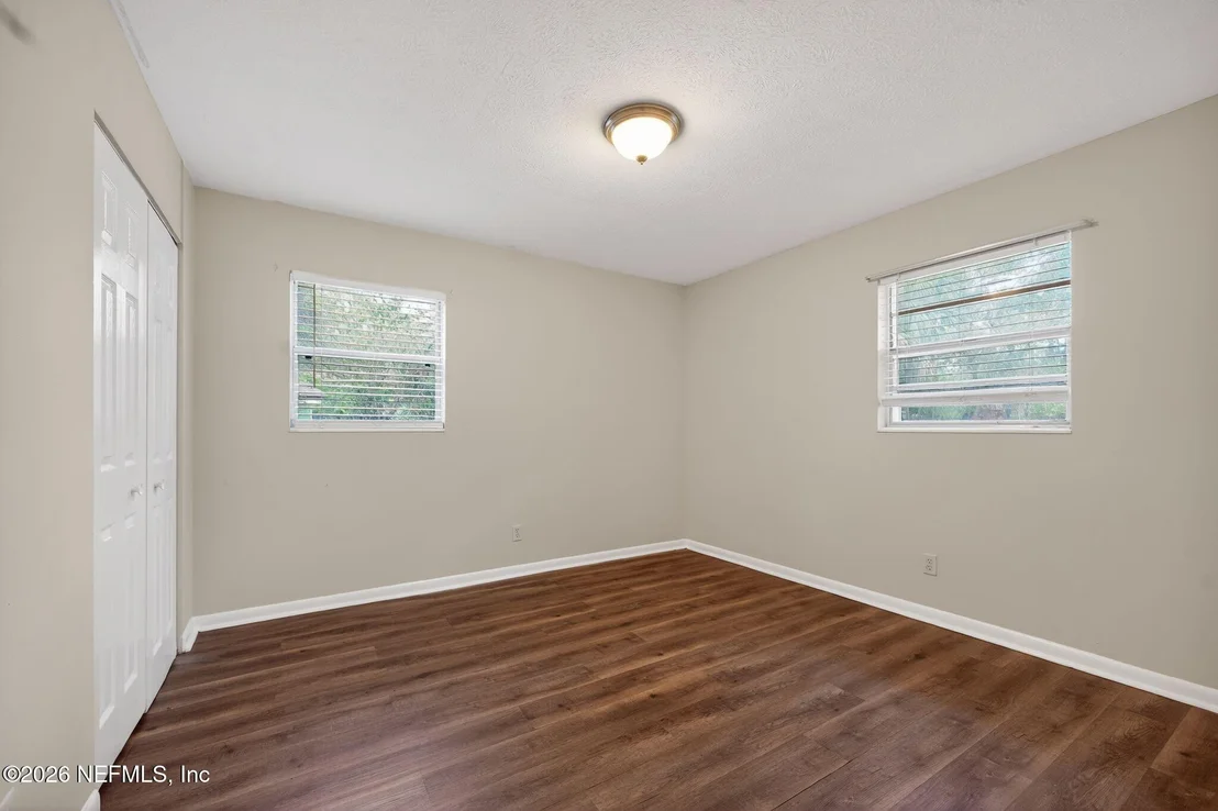 Photo of 8609 OAK LEAF Road