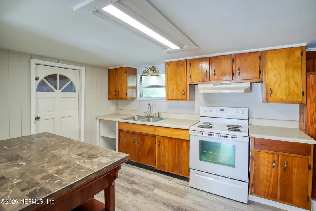 Photo of 9924 SUNSET Drive