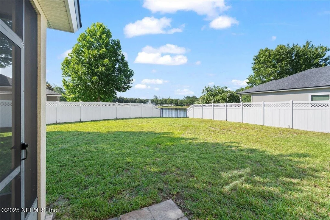 Photo of 529 DEERCROFT Lane