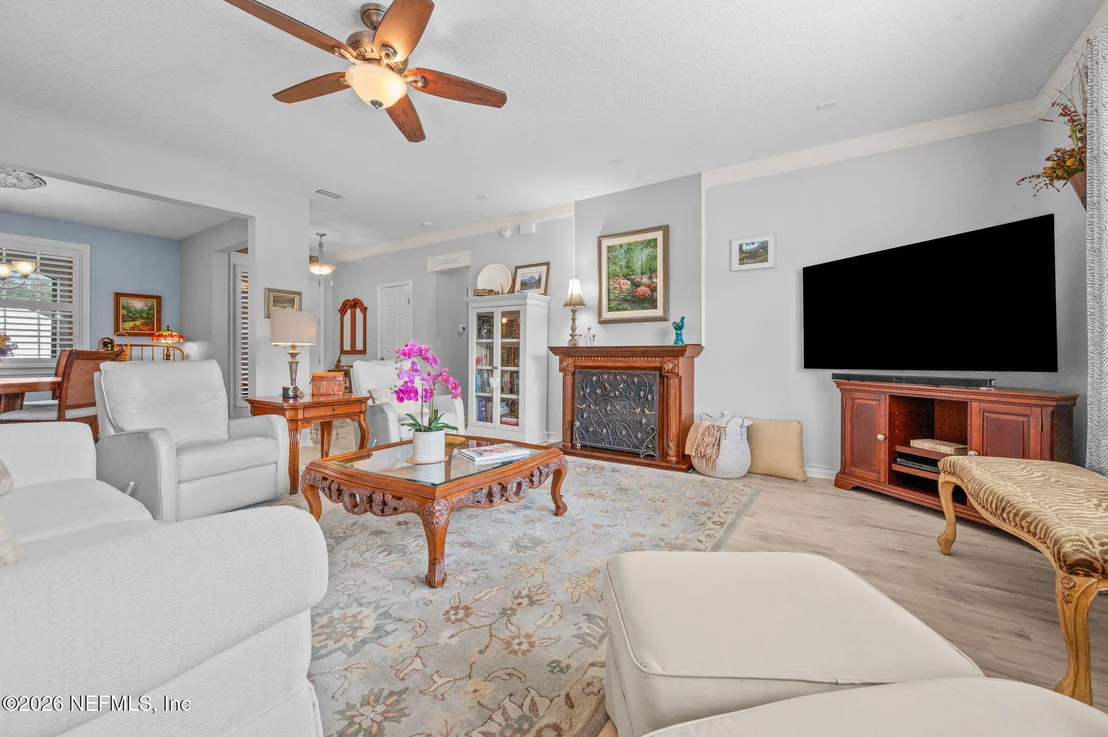 Photo of 216 DEERFIELD GLEN Drive