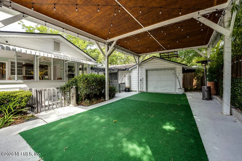 Photo of 1335 AZALEA Drive