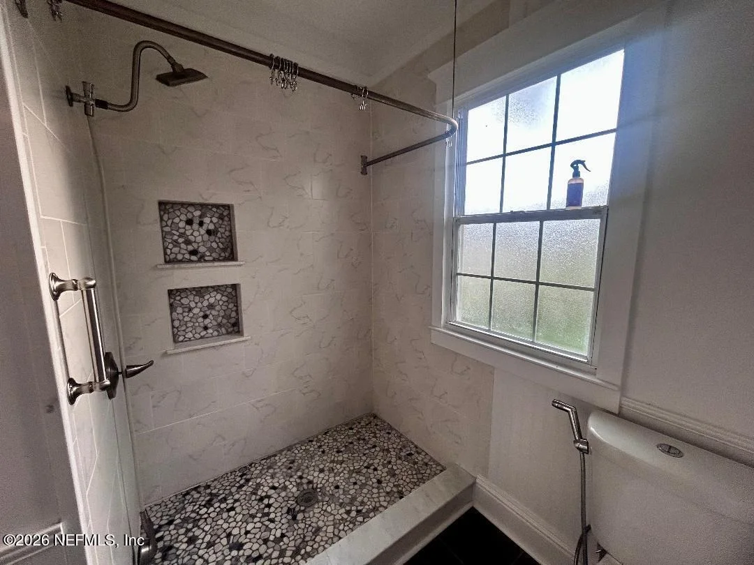 Photo of 32 E PARK Avenue