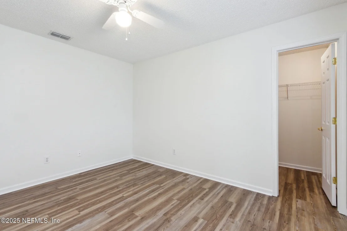 Photo of 2005 FROGMORE Drive
