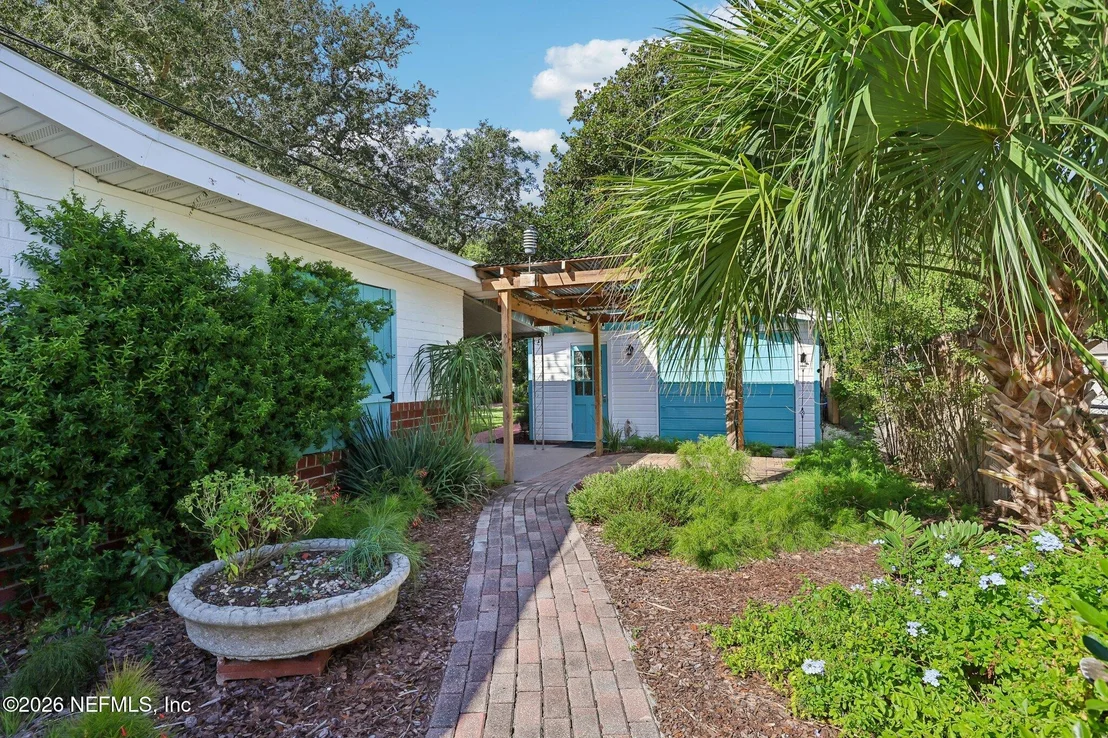 Photo of 2344 BAYVIEW Road