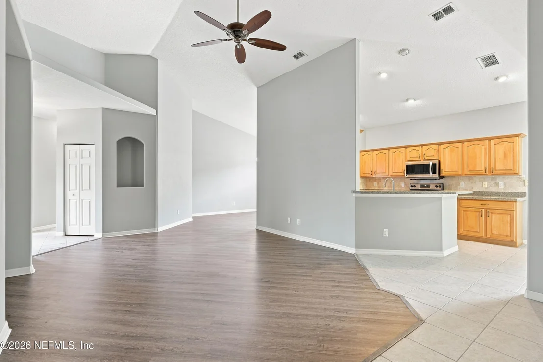 Photo of 629 KNOLLWOOD Lane