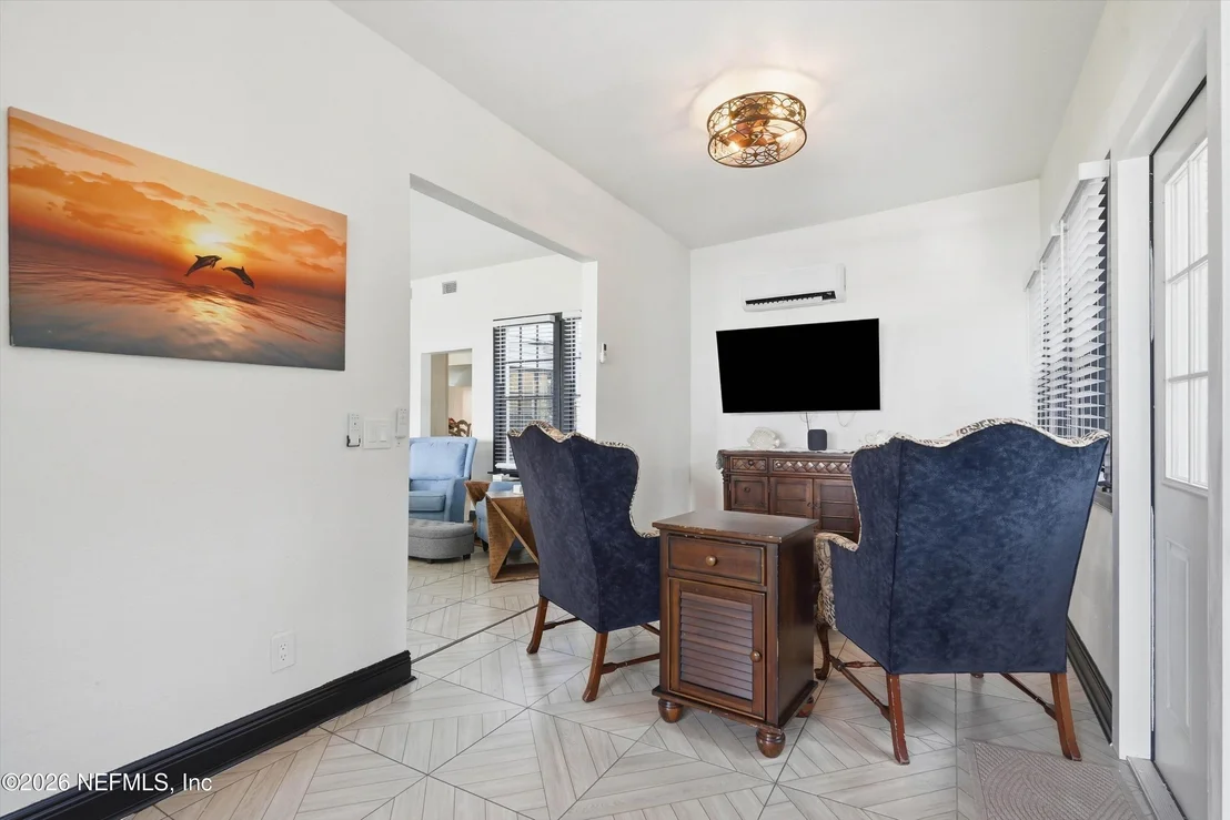 Photo of 1434 RIVER Road