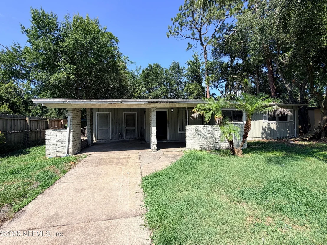Photo of 1060 LA MARCHE Drive