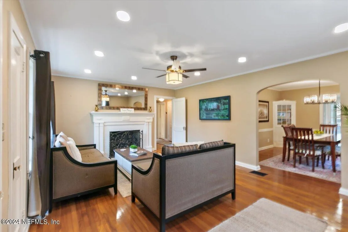 Photo of 1639 AVOCA Place