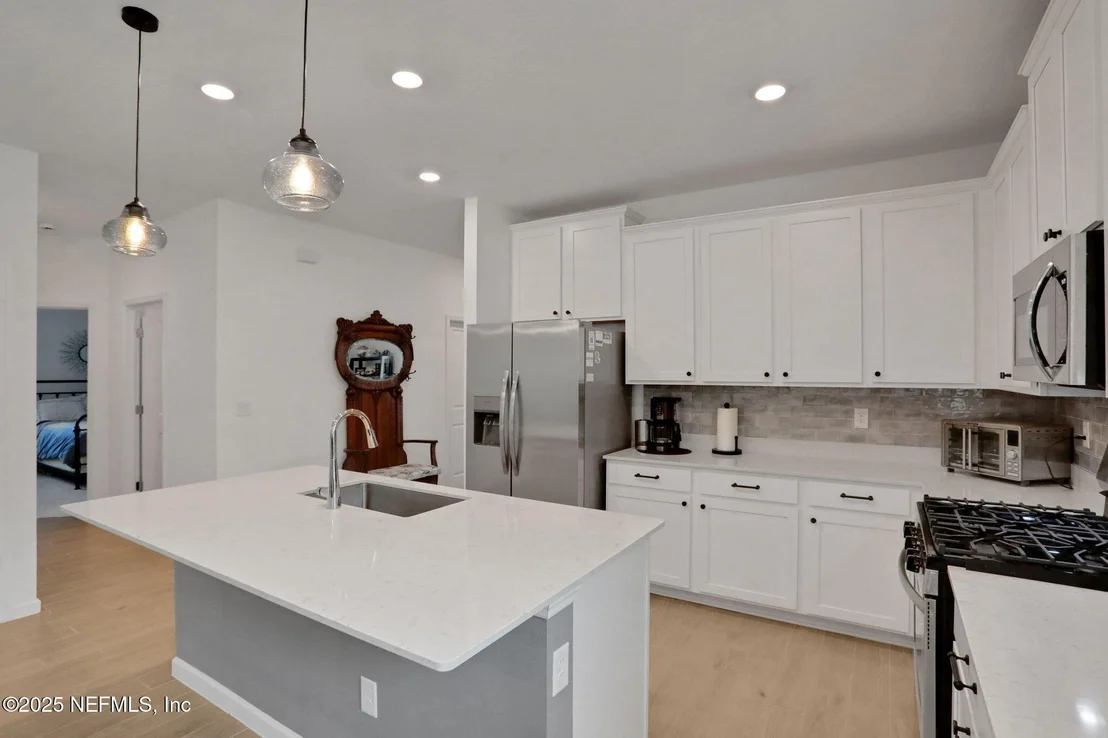 Photo of 75610 PONDSIDE Lane