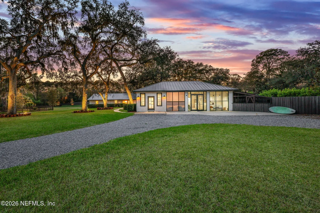 Photo of 532 MOONSHINE Drive