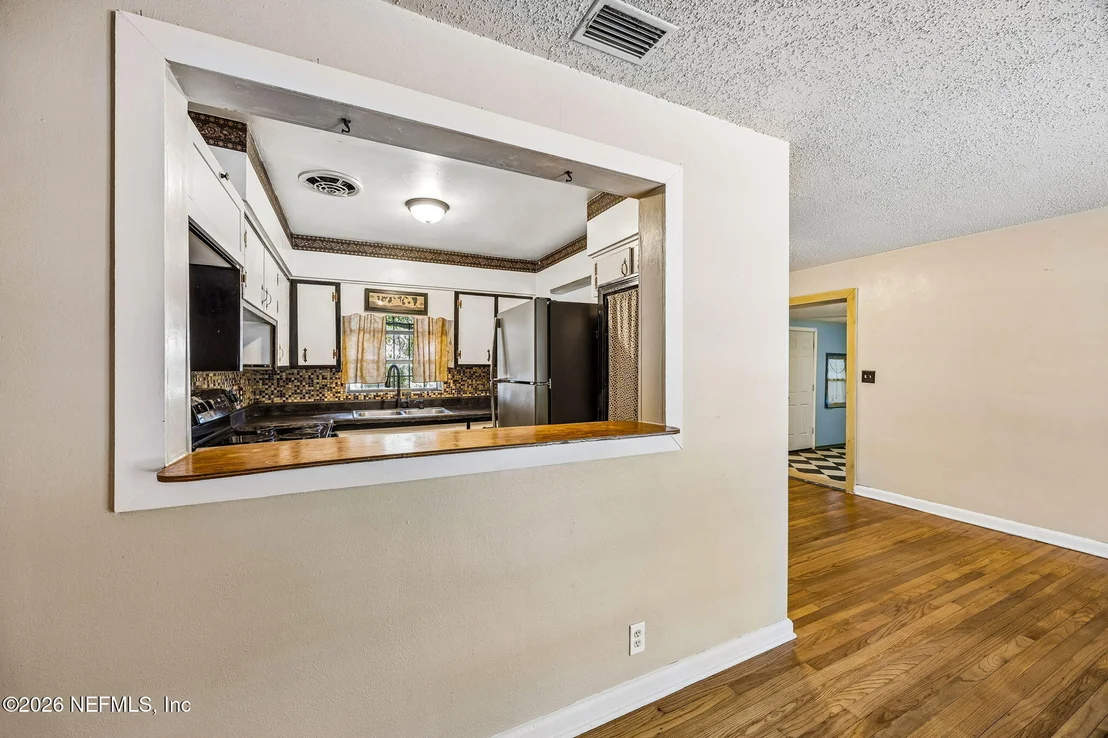 Photo of 5511 BURDETTE Road