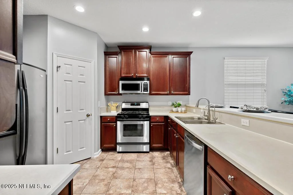 Photo of 1865 CROSS POINTE Way