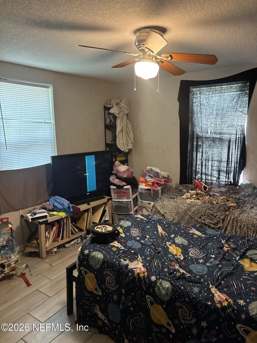 Photo of 5327 BUICK Avenue