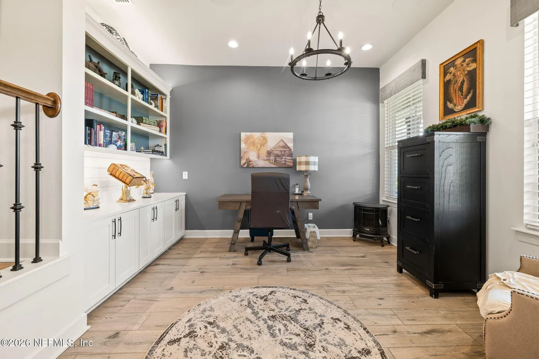 Photo of 681 GLENNEYRE Circle