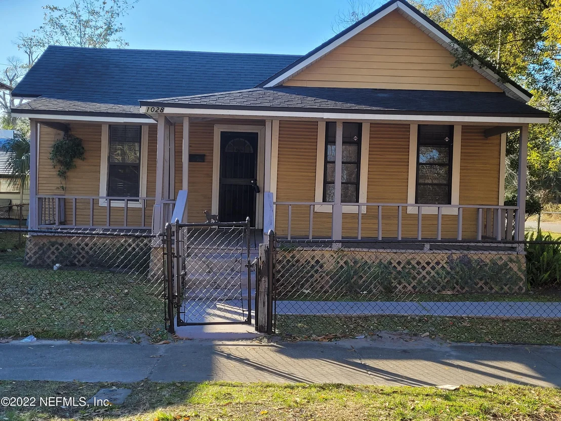 Photo of 1028 DANIEL Street