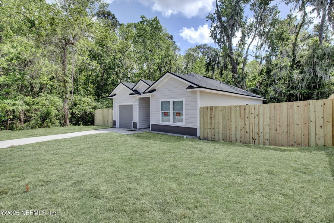 Photo of 6868 CRANE Avenue