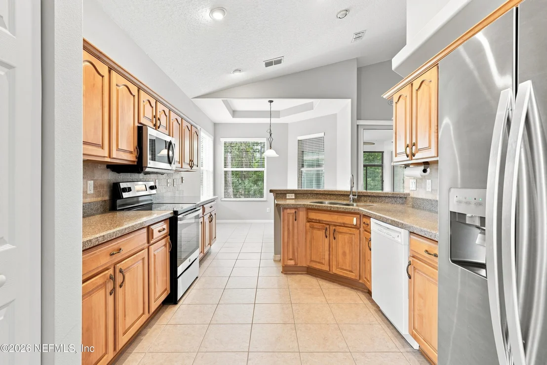 Photo of 629 KNOLLWOOD Lane
