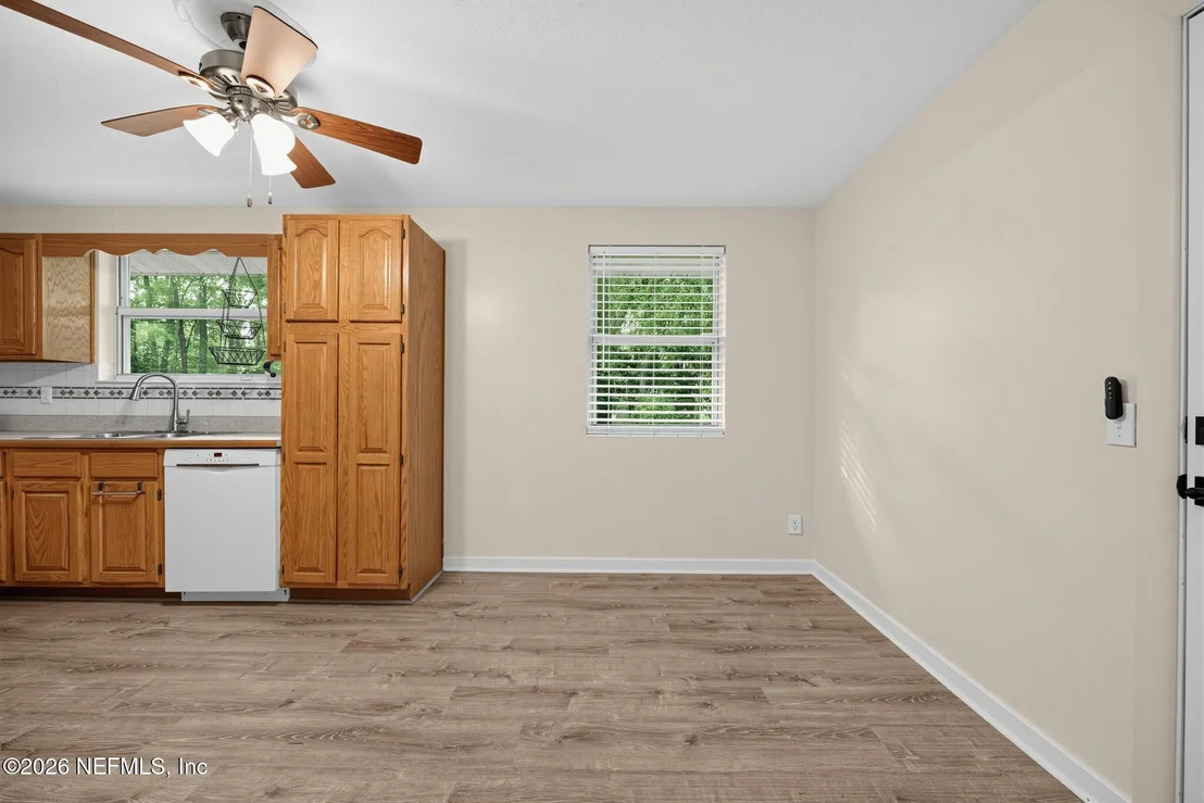 Photo of 450370 STATE ROAD 200