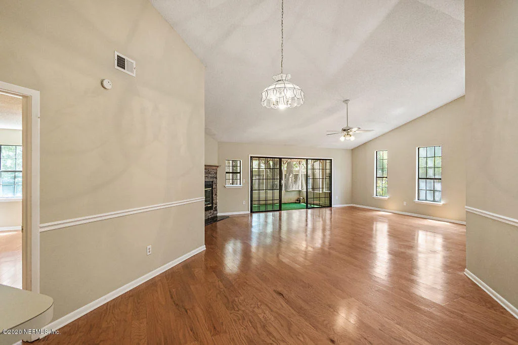 Photo of 4866 TRUMBULL Place