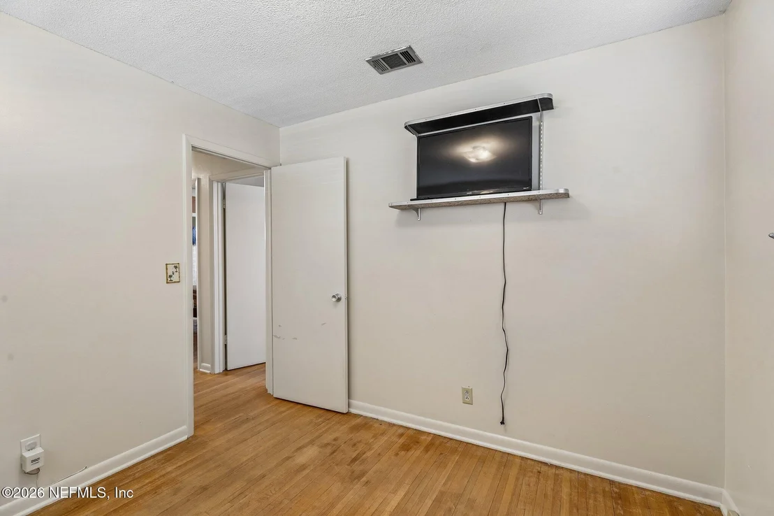 Photo of 1189 CROWN Drive