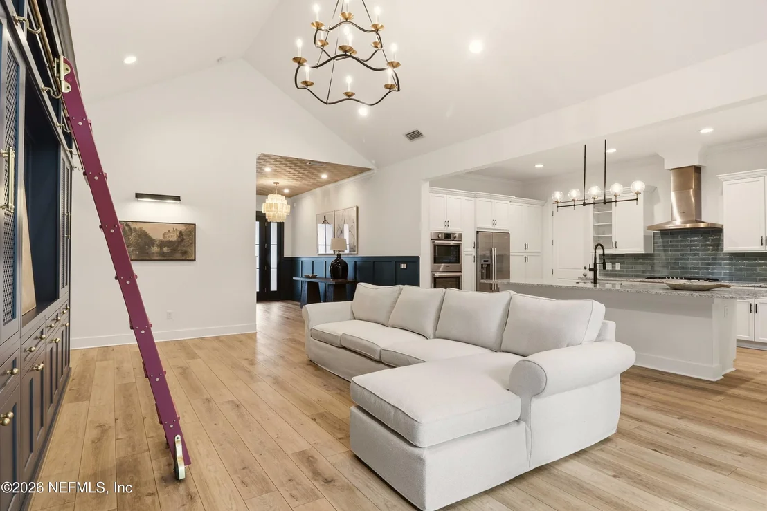 Photo of 315 RIDGEWAY Road