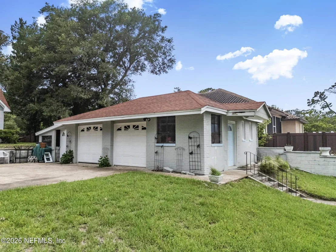 Photo of 1375 CEDAR BAY Road