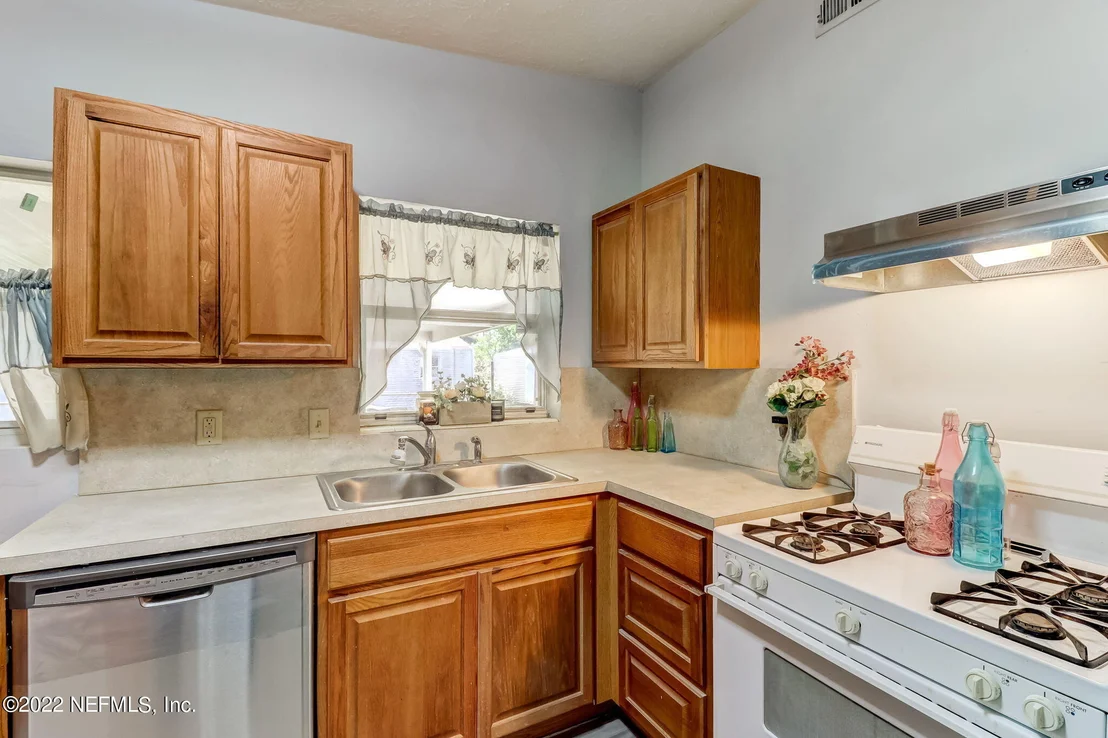 Photo of 2534 LEONID Road