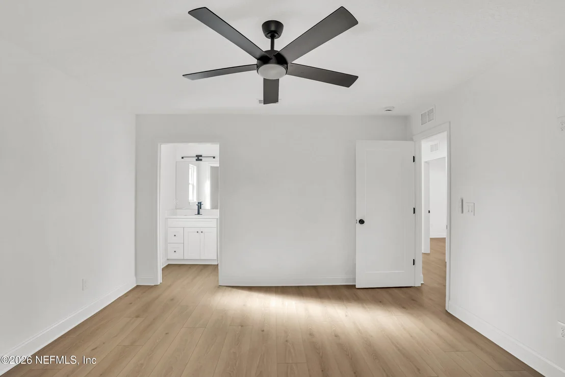 Photo of 232 JACKSON Boulevard