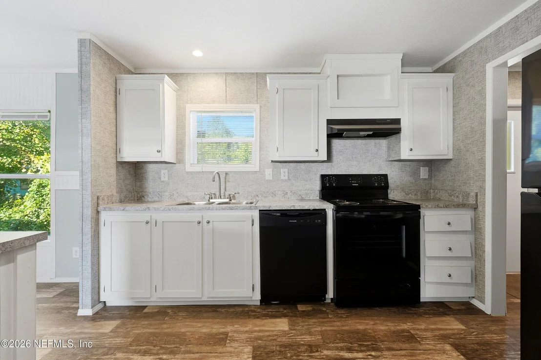 Photo of 187 LAKEVIEW Drive