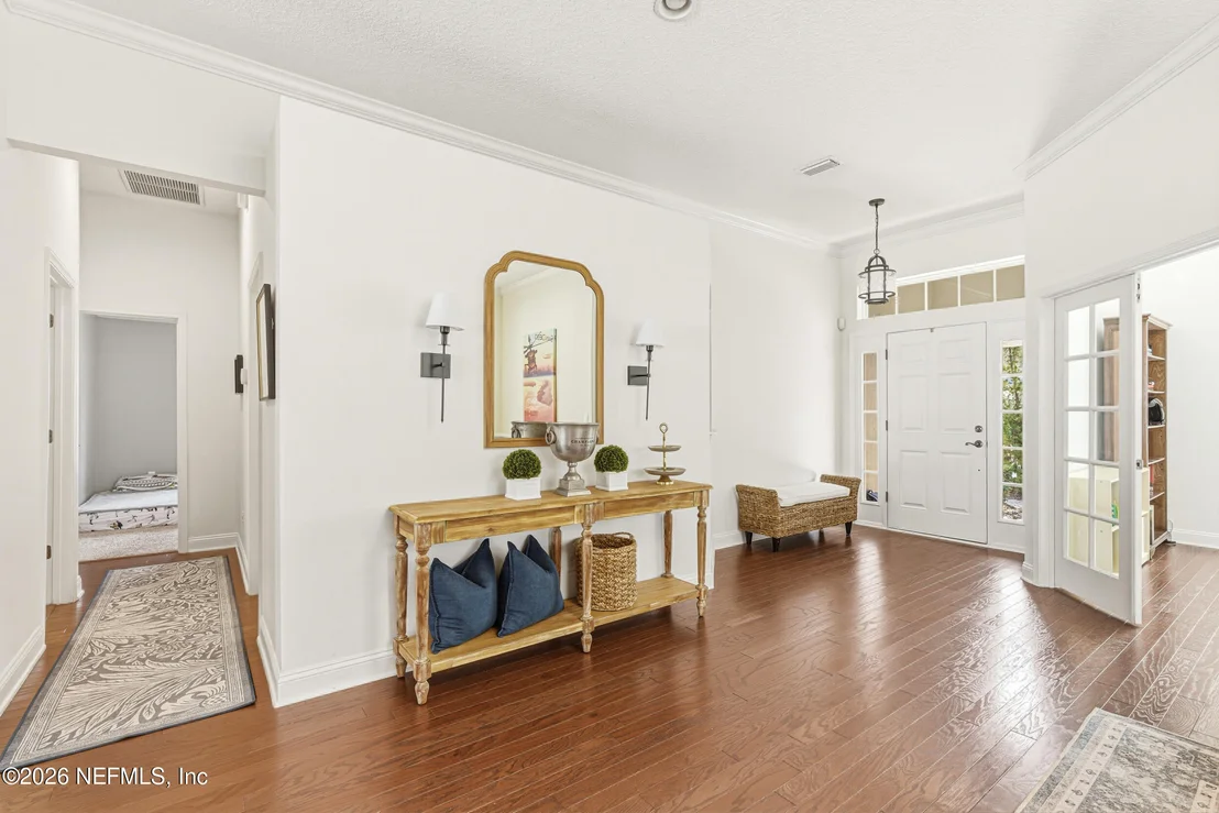 Photo of 2104 BLUFF VIEW Road