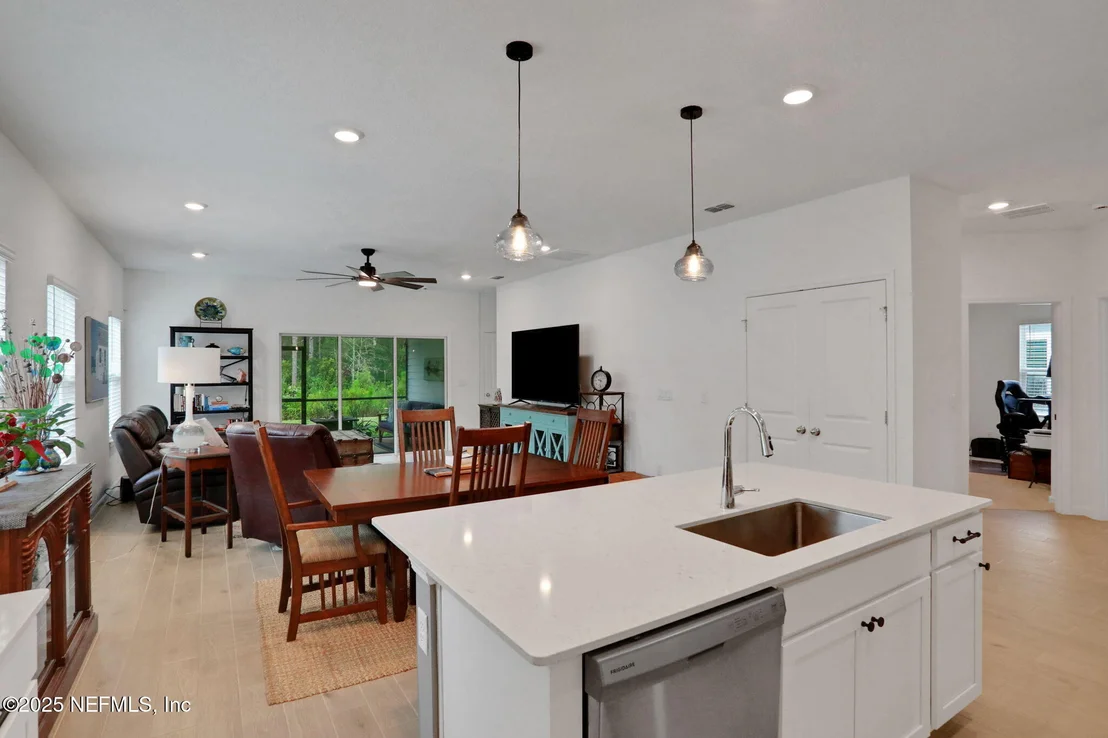 Photo of 75610 PONDSIDE Lane