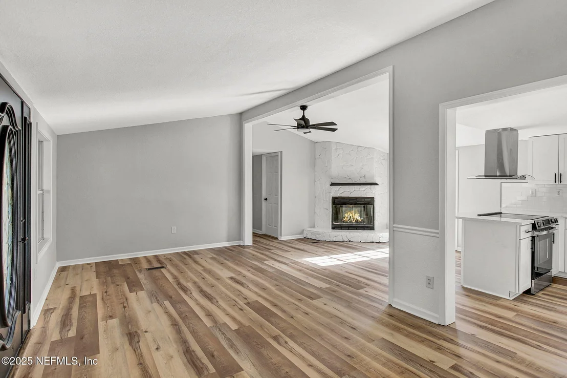 Photo of Unit 0 at 392 FOXTAIL Avenue