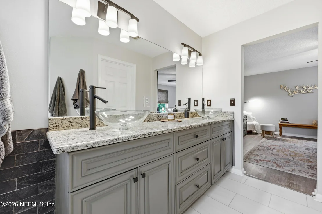 Photo of 1843 COMMODORE POINT Drive