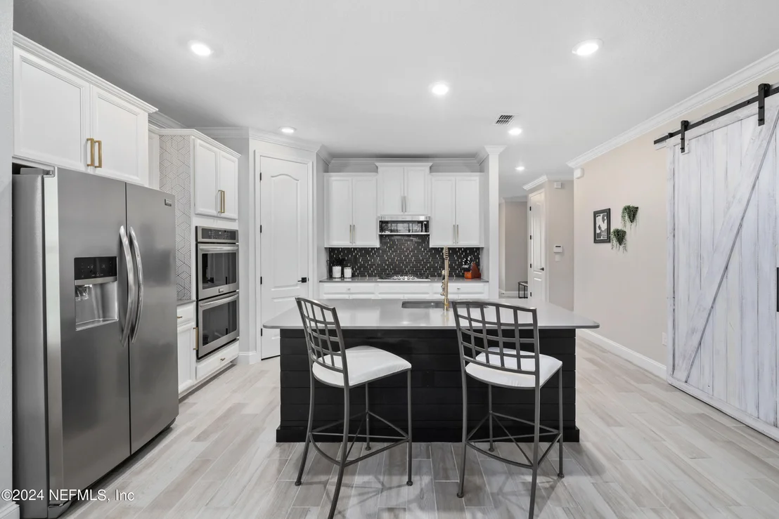 Photo of 47 HOWELL Court
