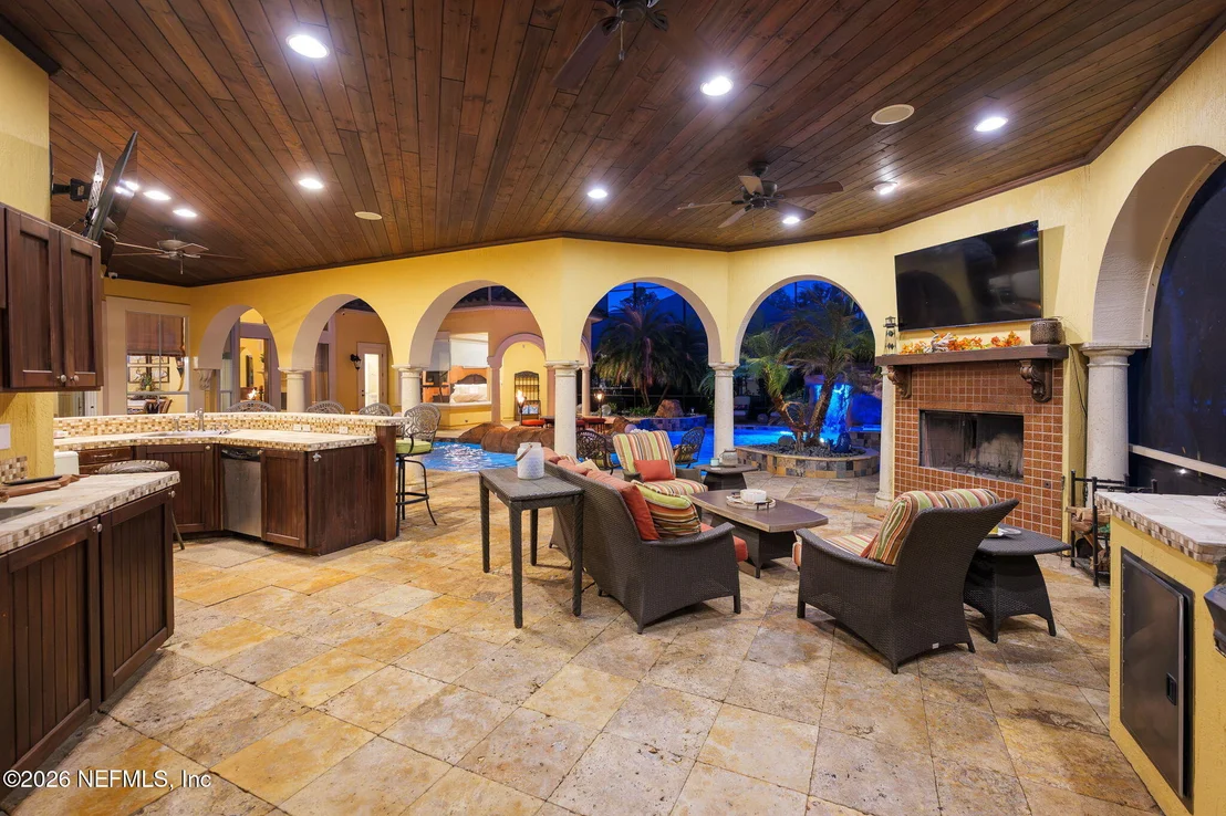 Photo of 1615 SILVER LEAF Way