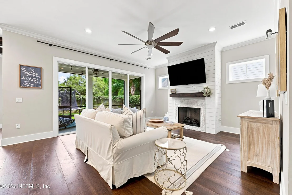 Photo of 760 PARADISE Lane
