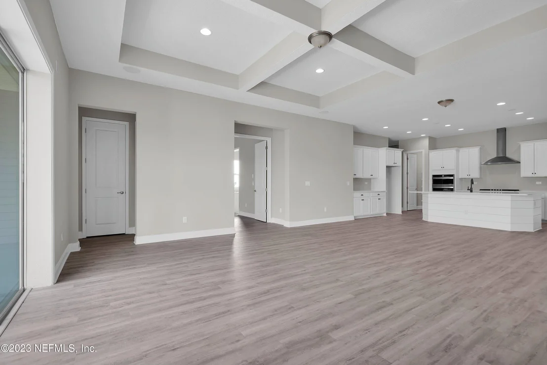 Photo of 162 LOMOND Court