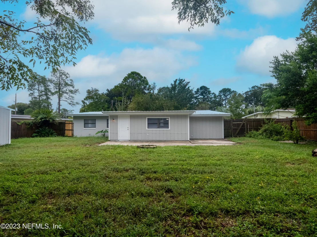 Photo of 8605 MATHONIA Avenue