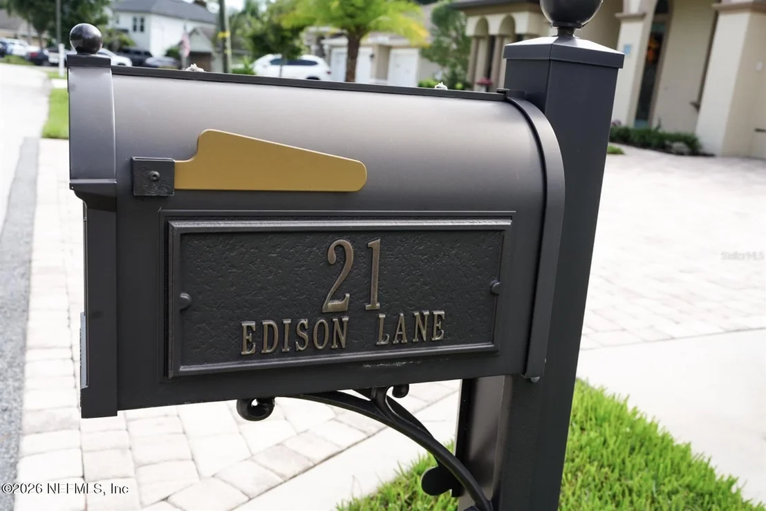 Photo of 21 EDISON Lane