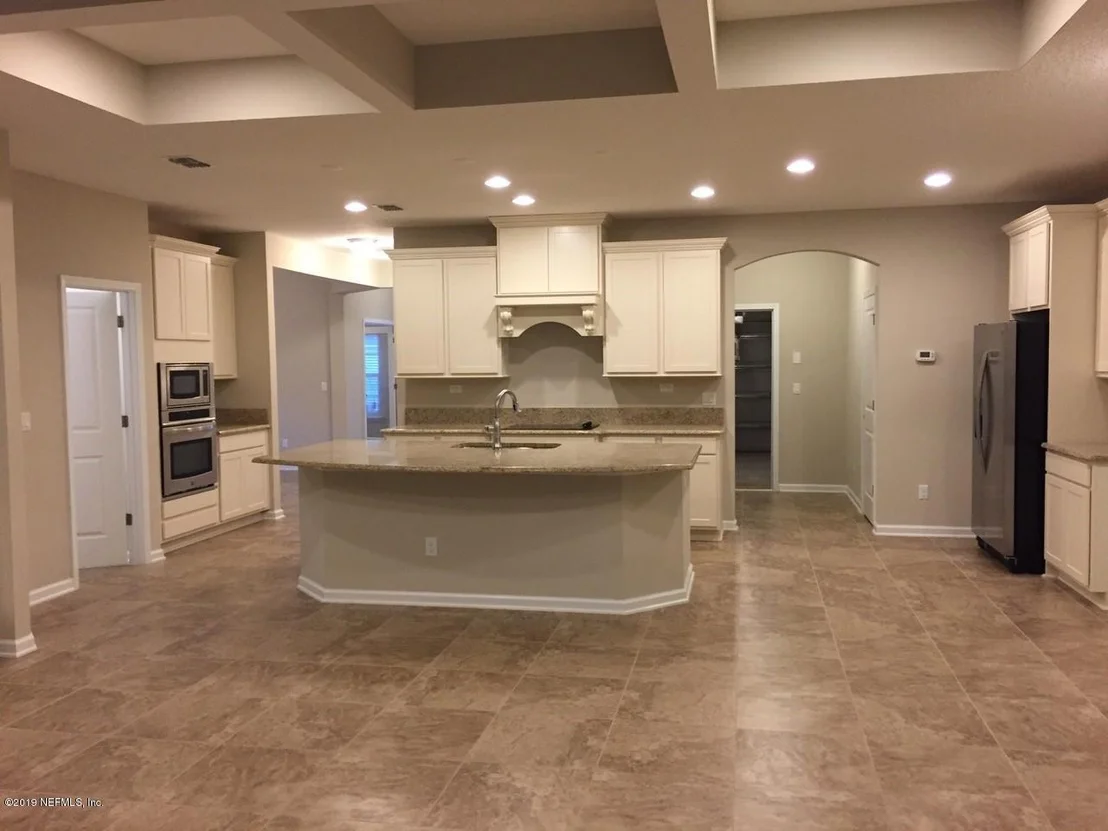 Photo of 131 HUTCHINSON Lane