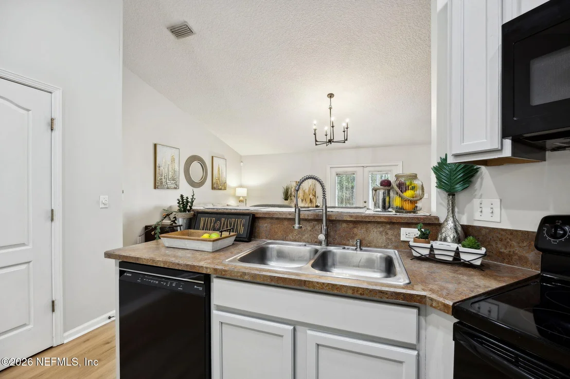 Photo of 145 FORT MILTON Drive