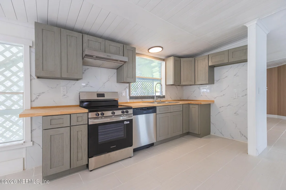 Photo of 140 PINE LAKE Drive