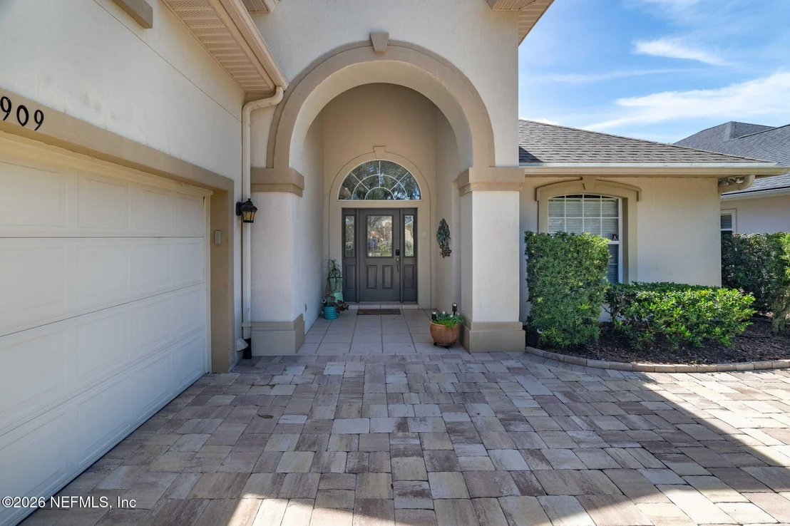 Photo of 909 SPRING LAKE Court